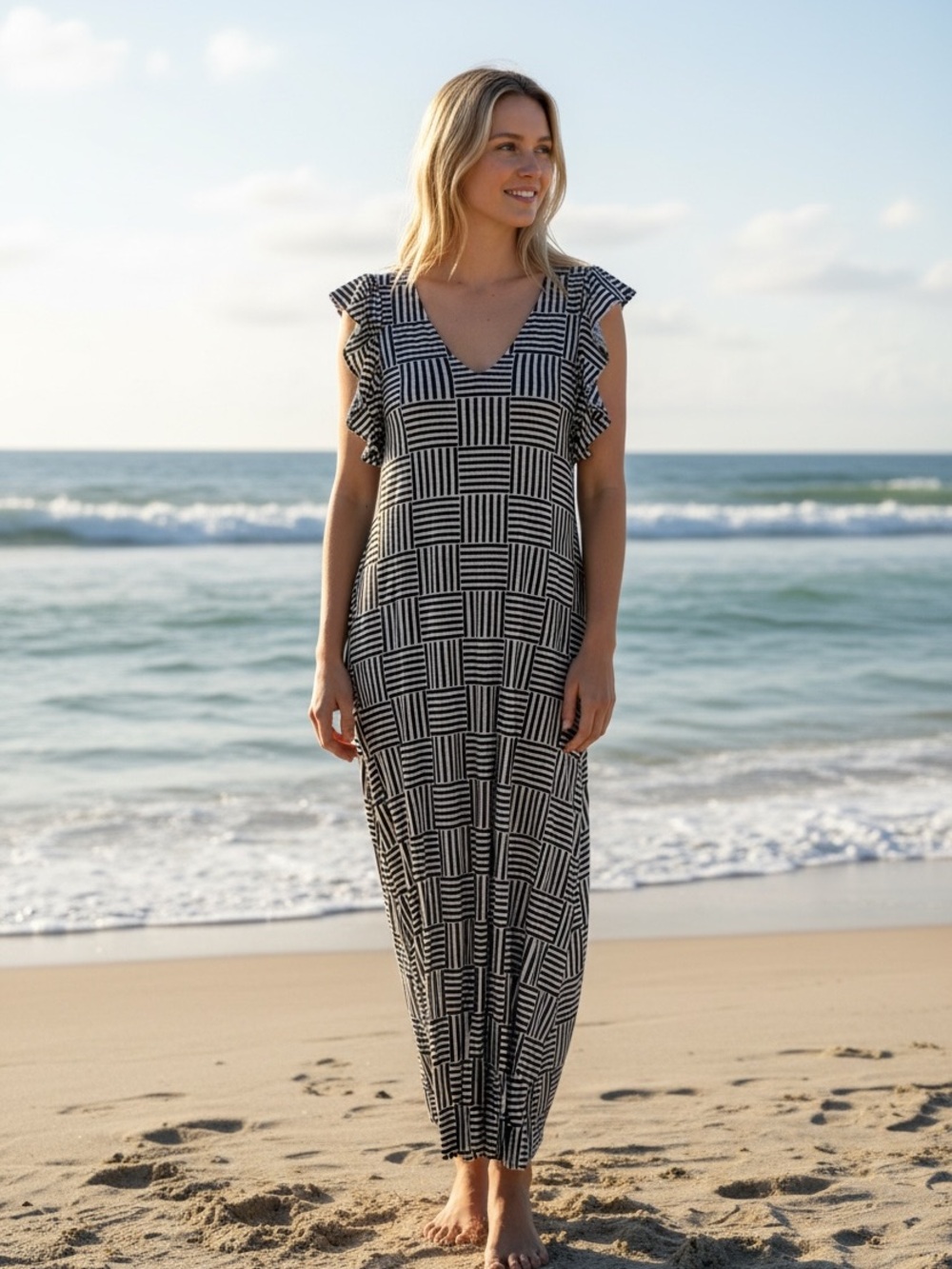 Black &‎ White Geometric Maxi Dress with Flutter Sleeves